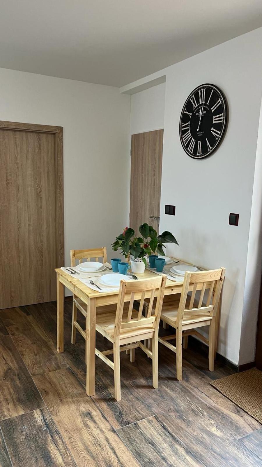 Apartman Kuga Mikulov Extérieur photo